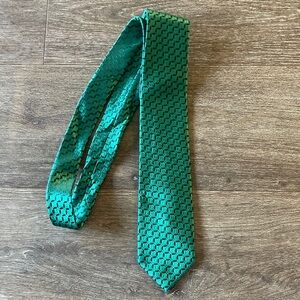S & W shlax & wing silk tie
